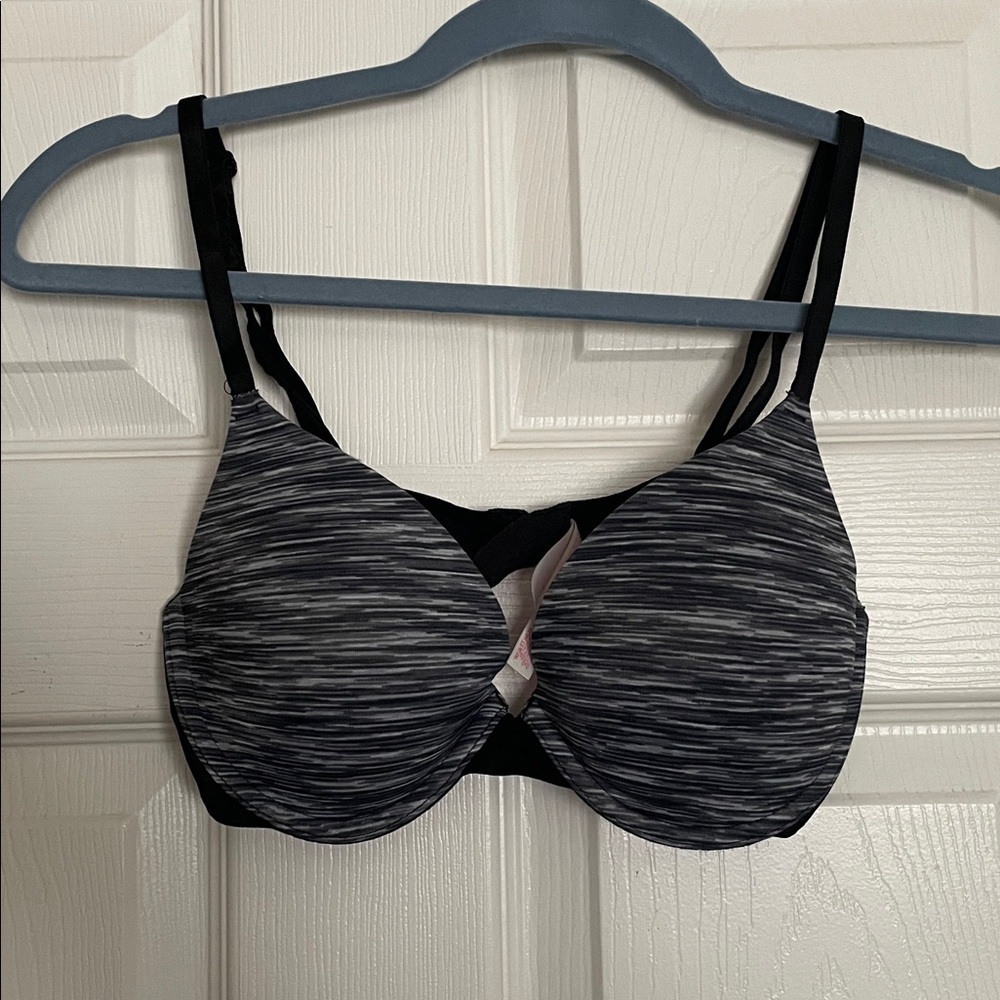 VICTORIA SECRET 36B Black and White Bra